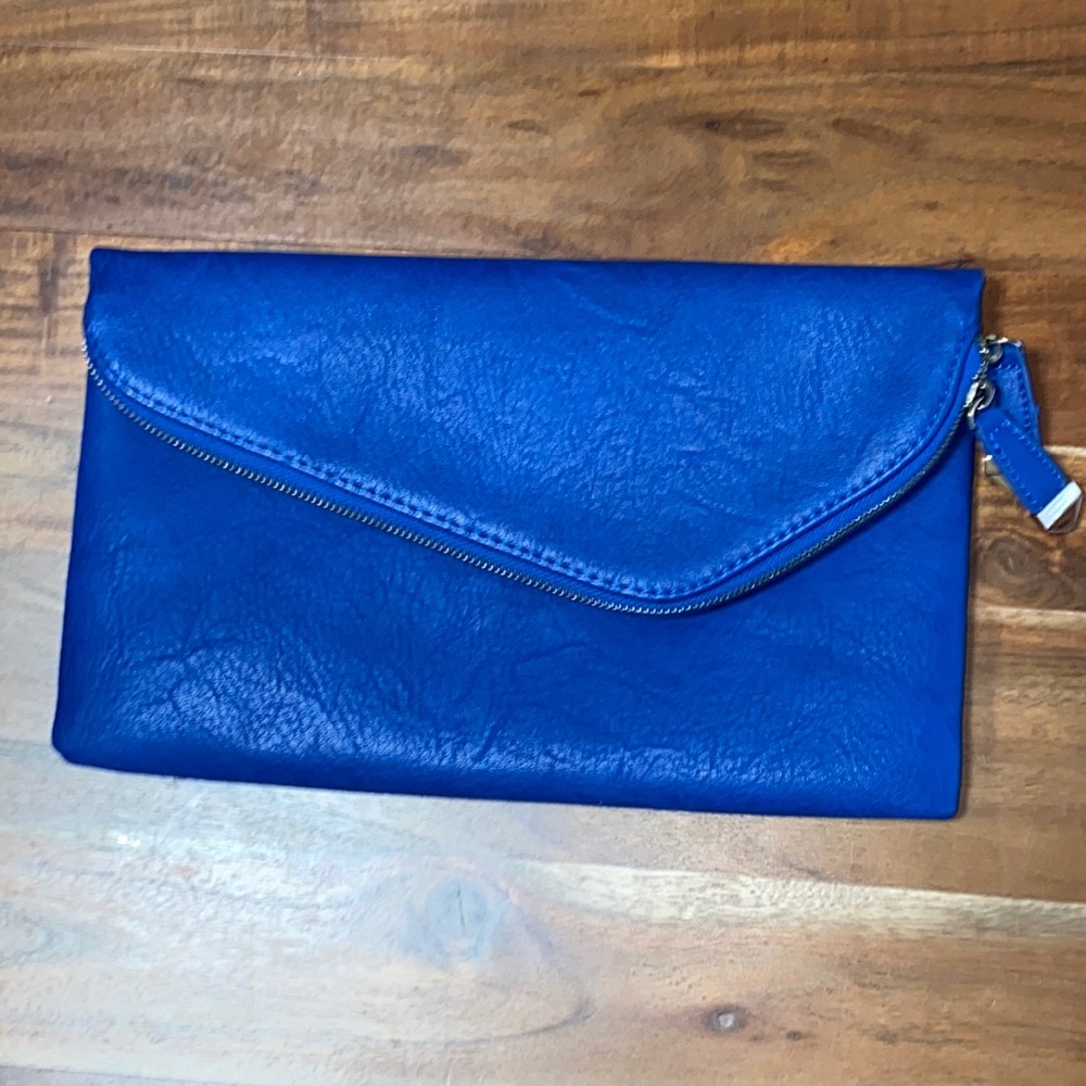 ✨NWOT✨ Stella Crossbody Envelope Zip Clutch